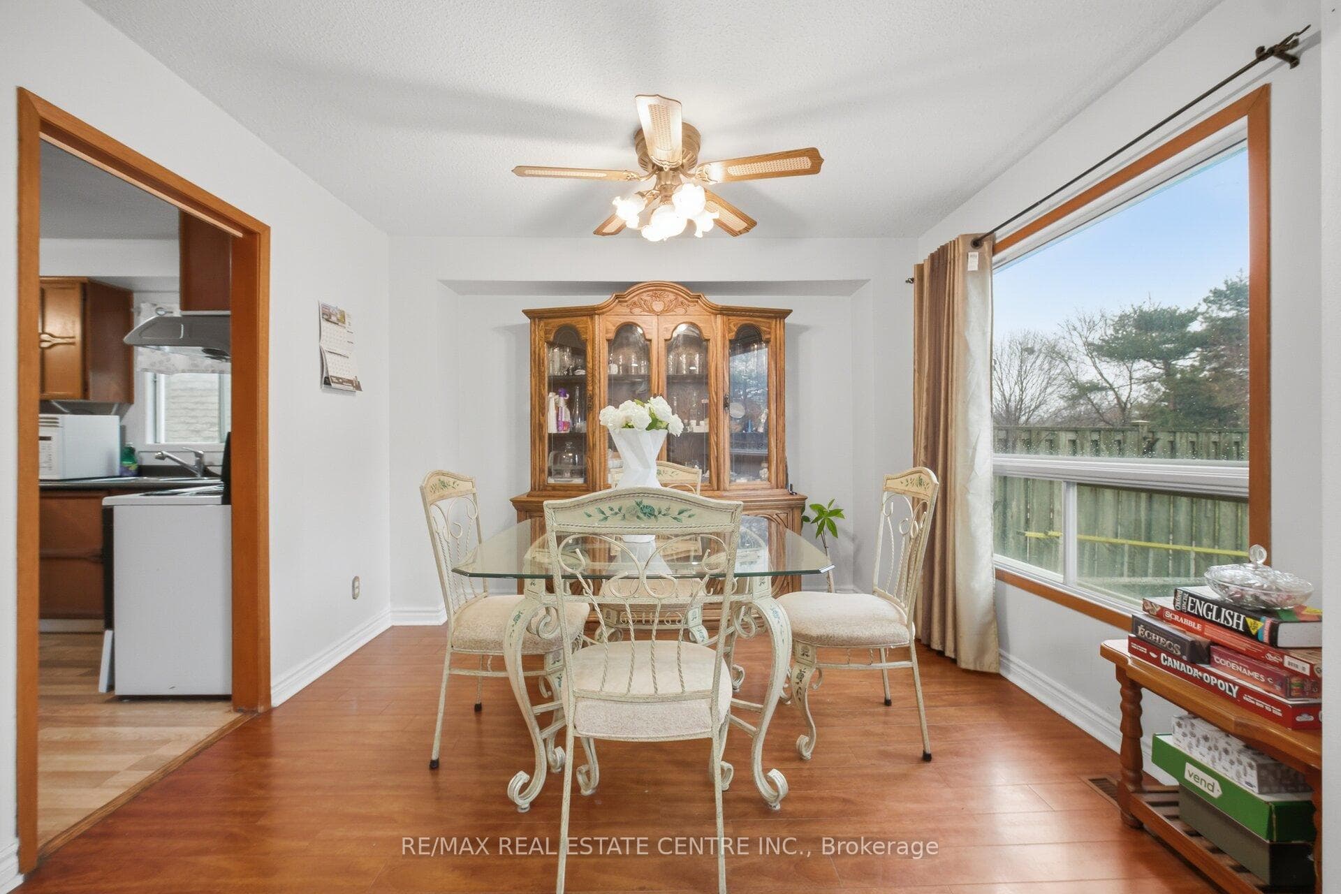 32 Dafoe Crescent photo 14