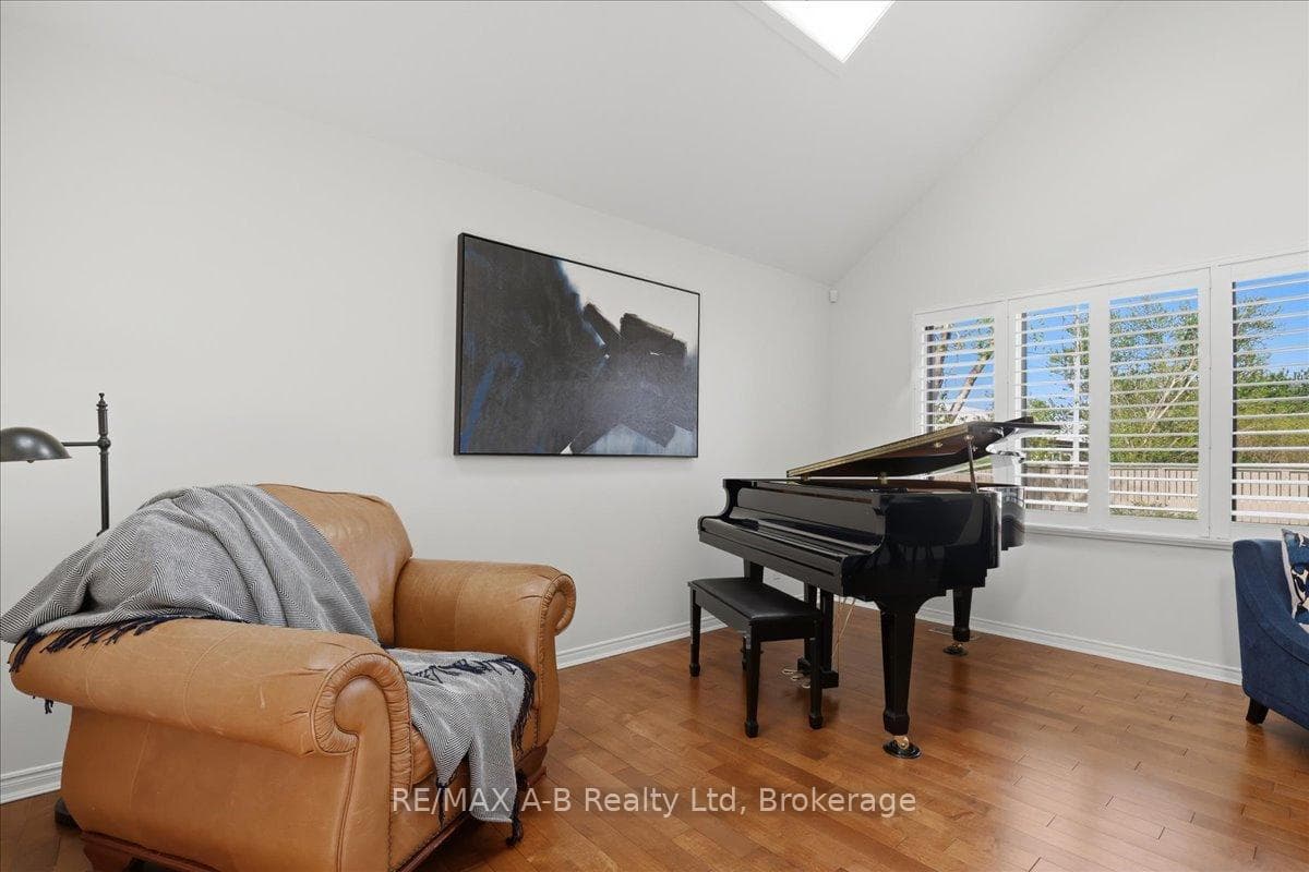 90 Waddell Street photo 12