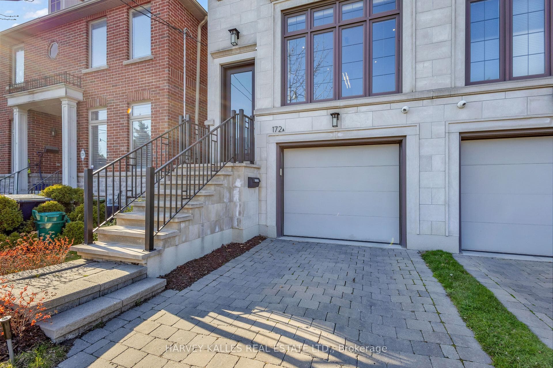 172A Lawrence Avenue photo 3