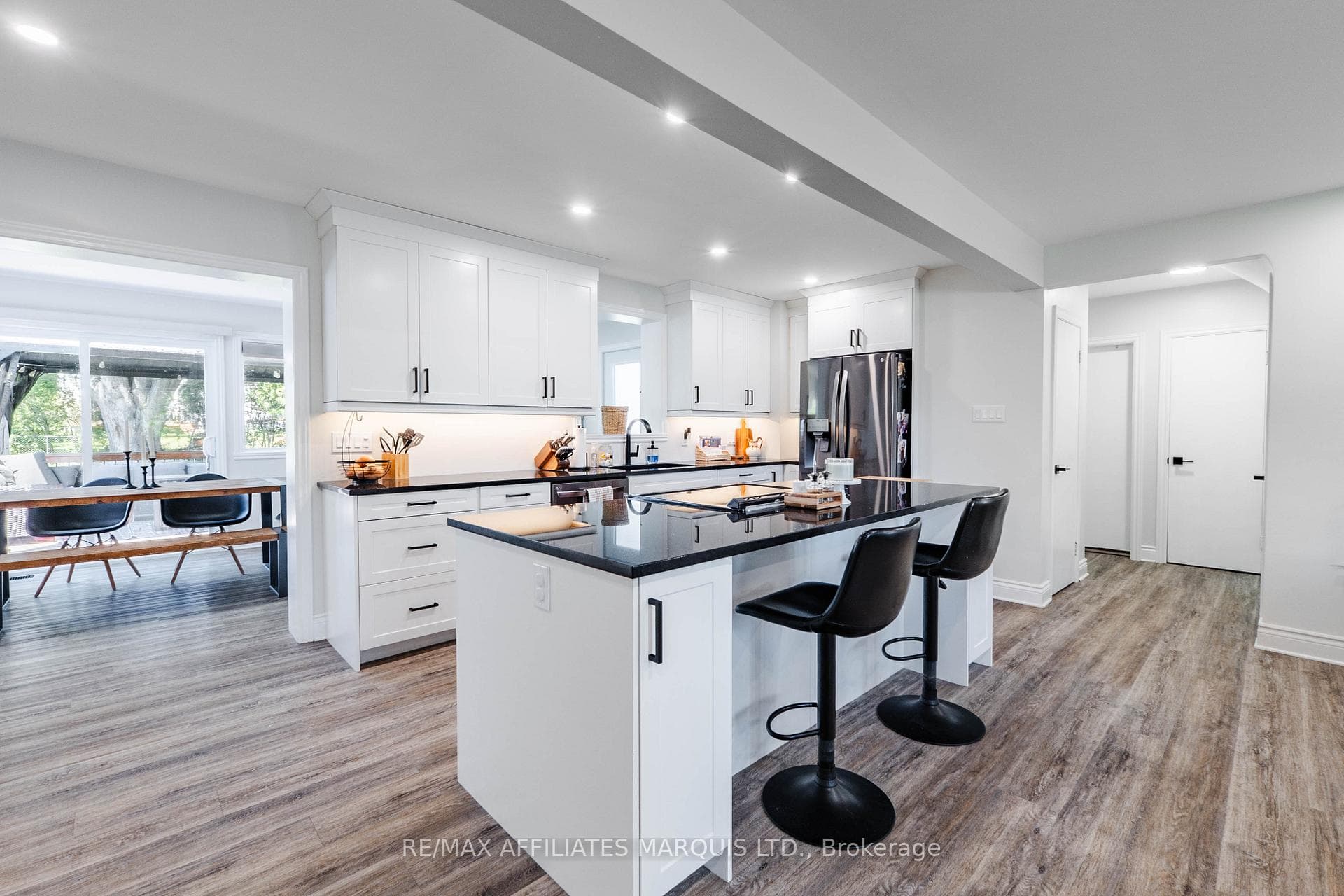 1605 Queen Street photo 16