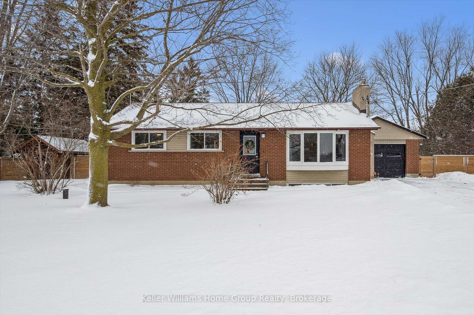 5863 Wellington Road 7 Road photo 3
