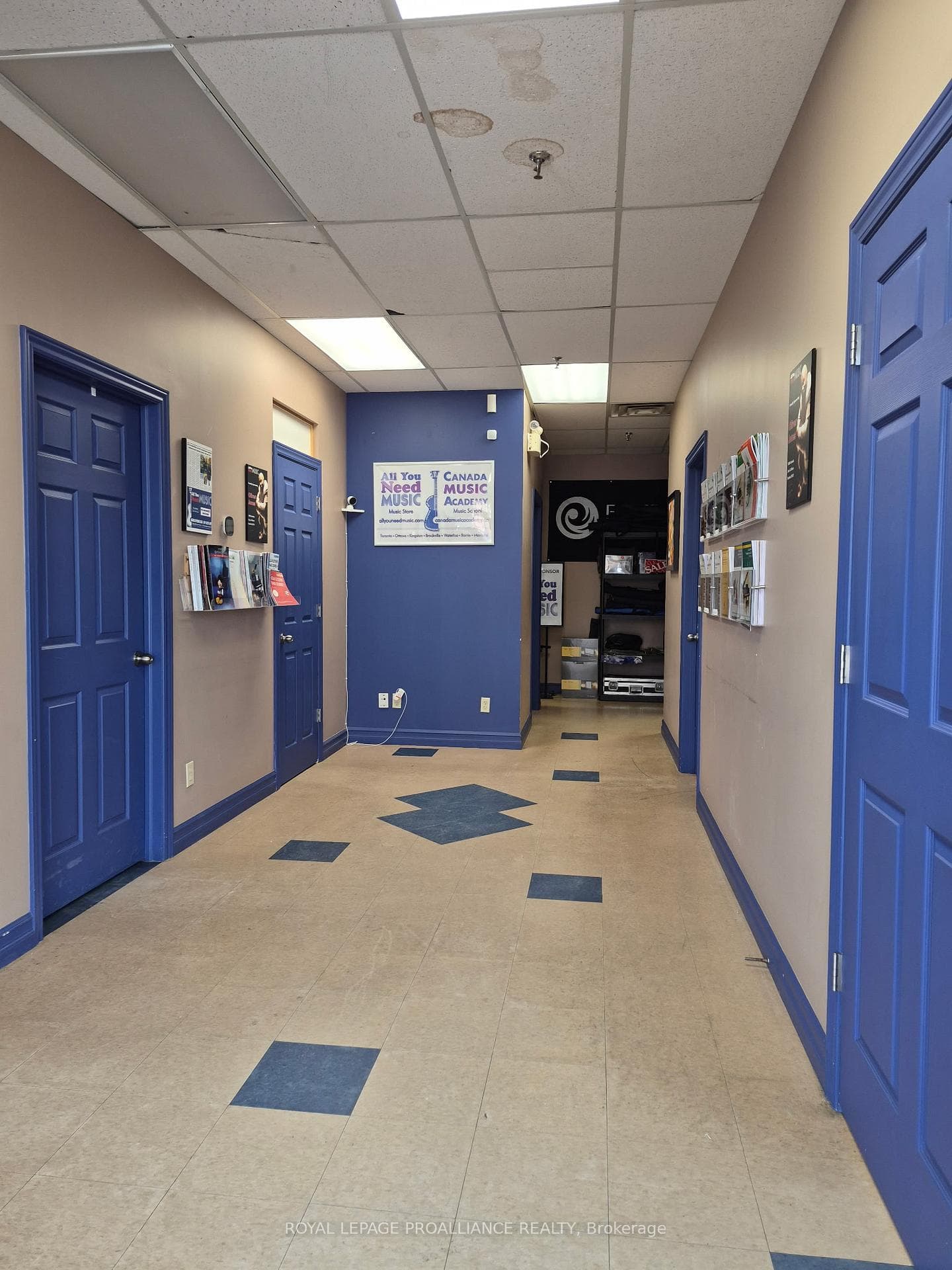 555 CALIFORNIA Avenue Unit 3 photo 2