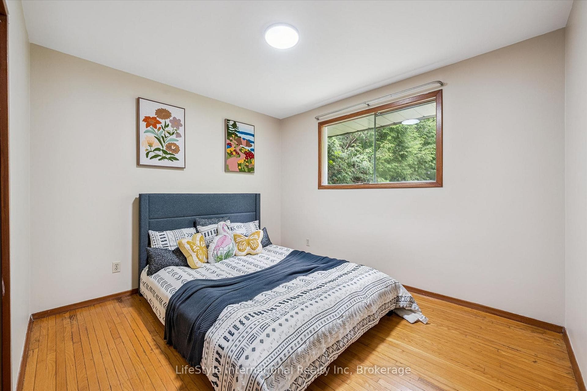 113 Applewood Crescent photo 18