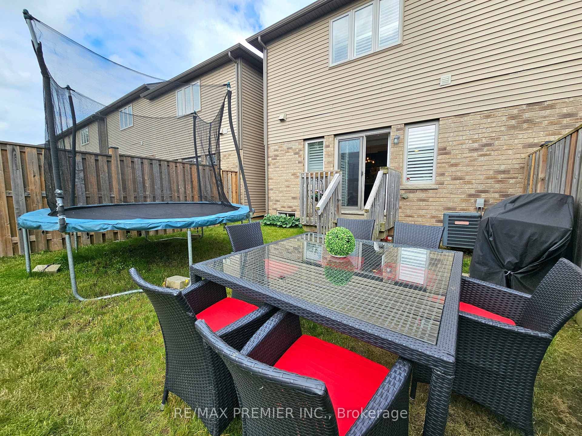61 Sexton Crescent photo 38