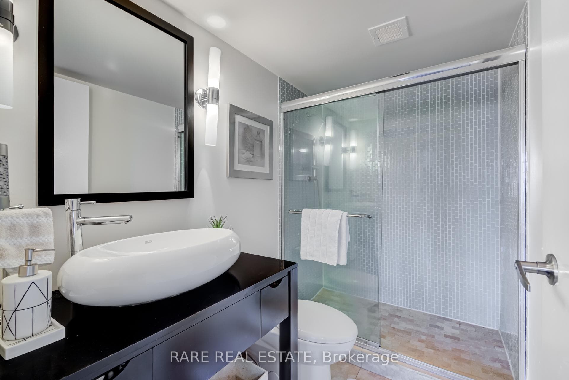 70 Elmsthorpe Avenue Unit 203 photo 15