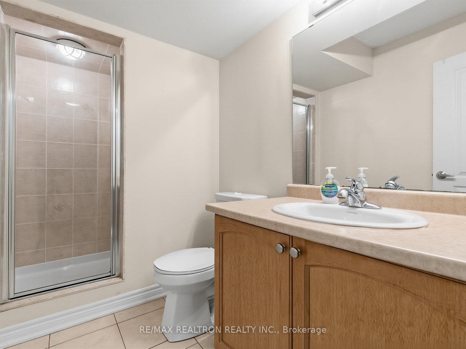 135 Windrow Street photo 31