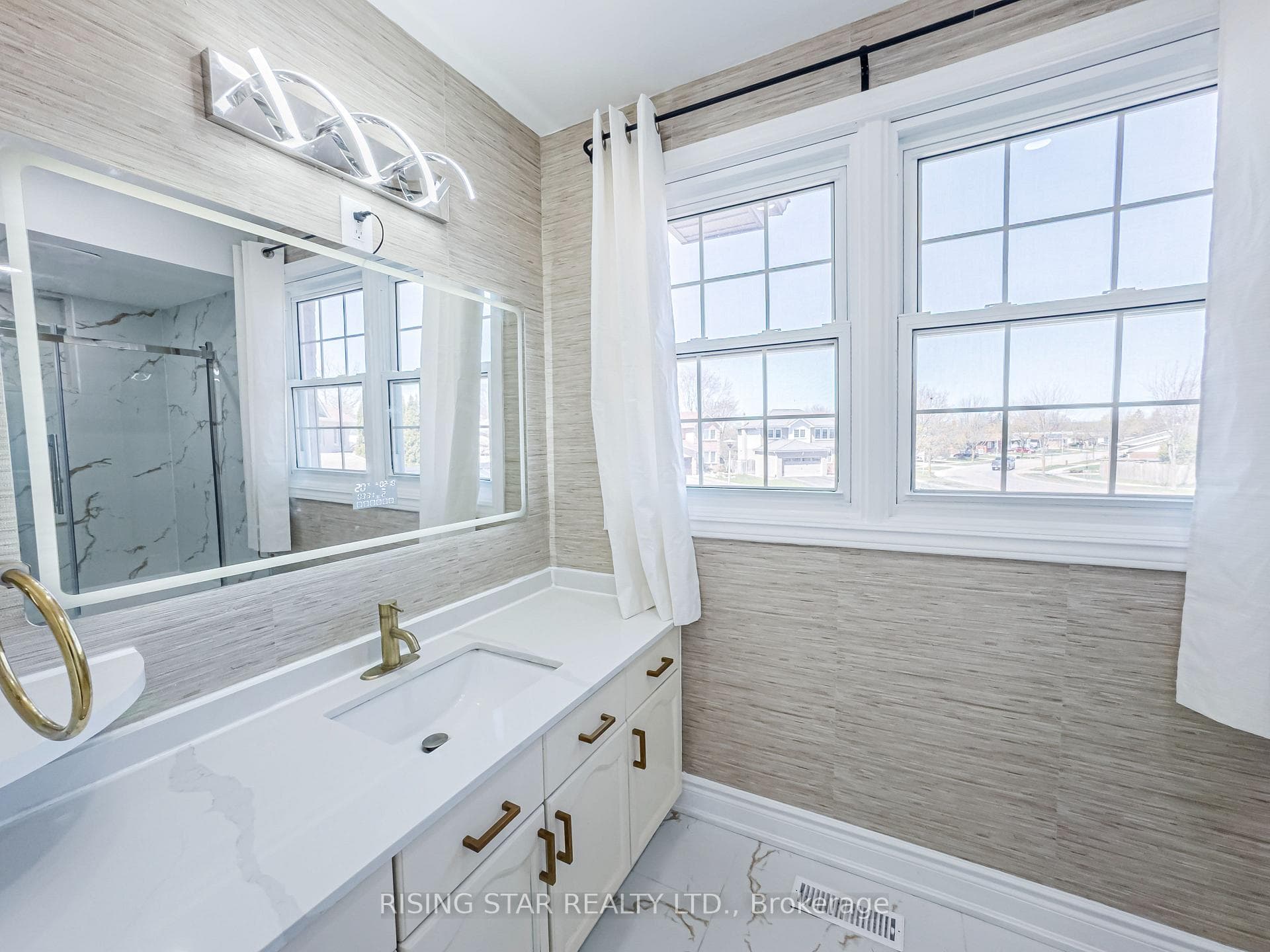 106 Ashbury Court photo 32