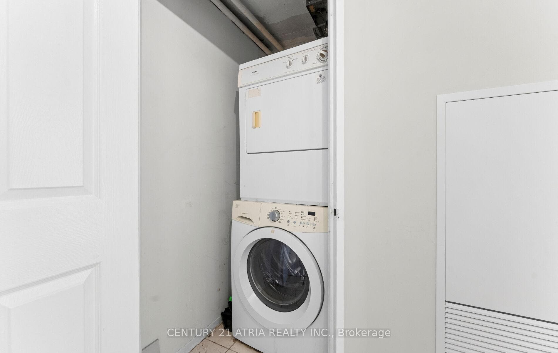 55 Centre Avenue Unit 1402 photo 25
