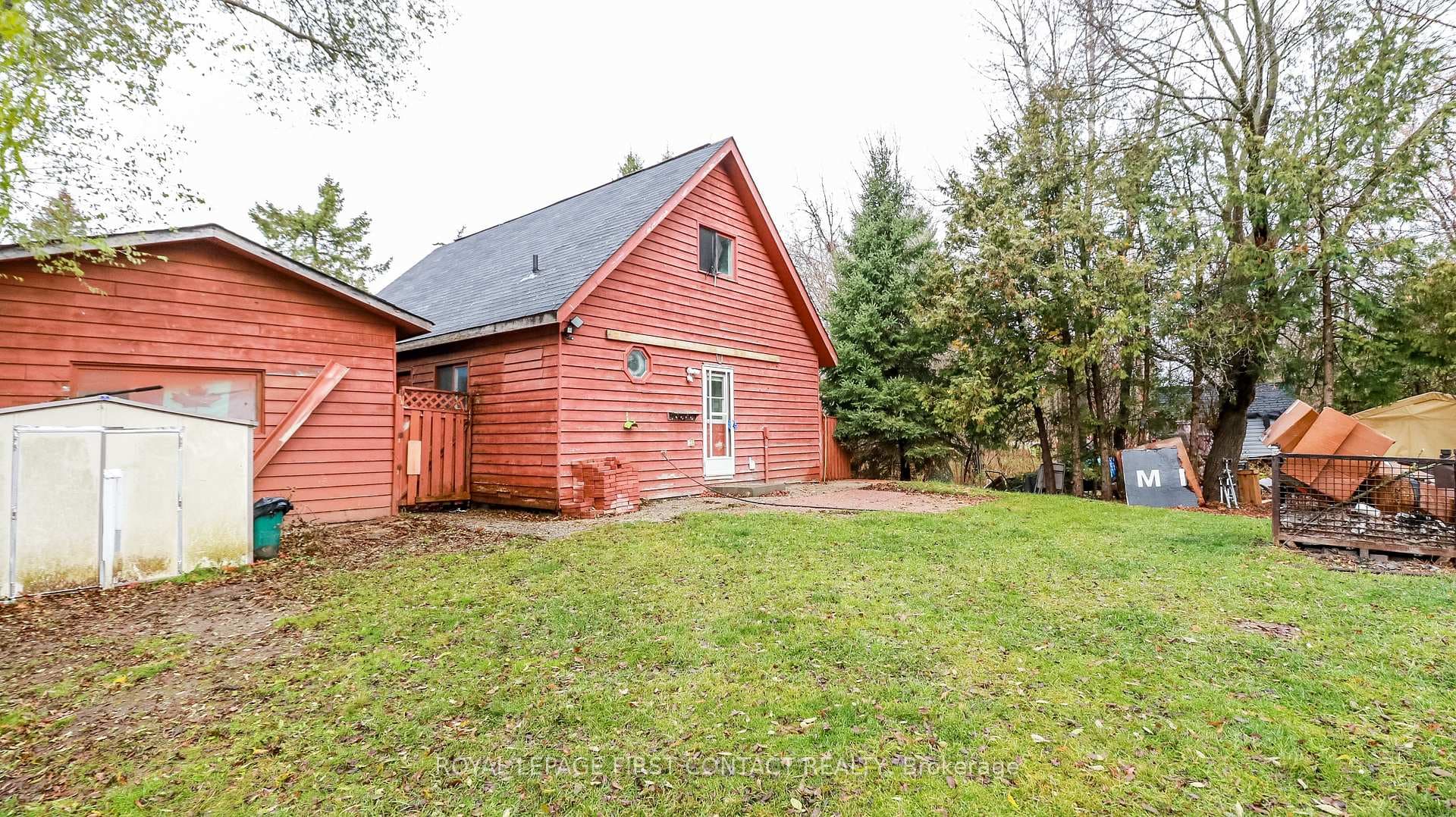 947 Gilmore Avenue photo 32