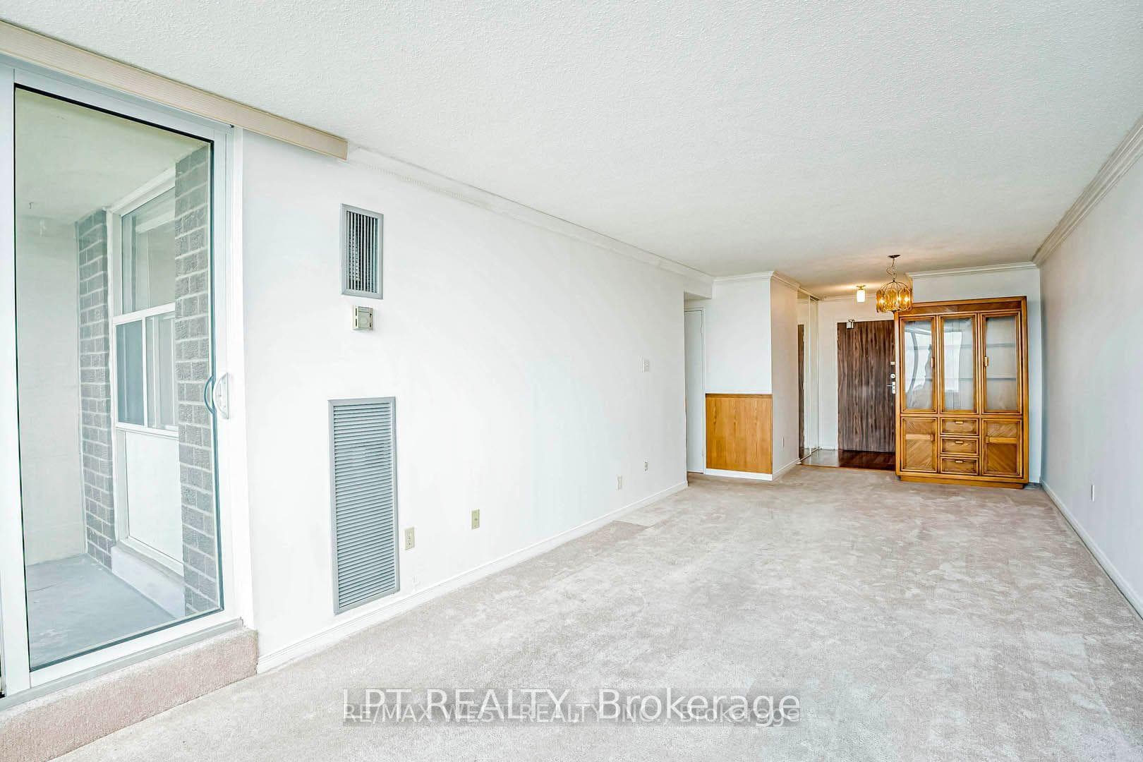66 Falby Court Unit 811 photo 10