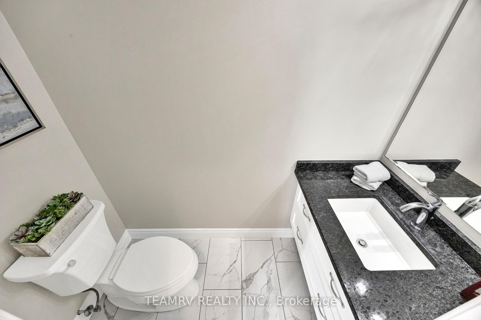 382 Masters Drive photo 10