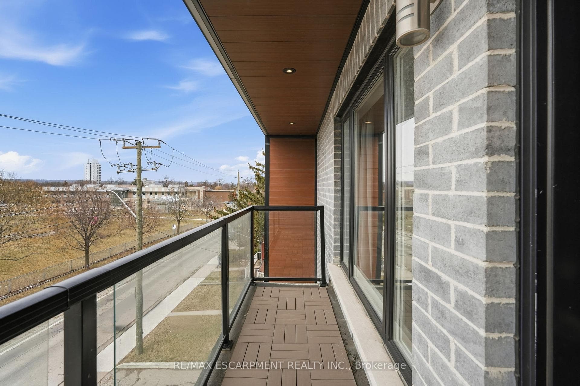 414 JOHN Street photo 41