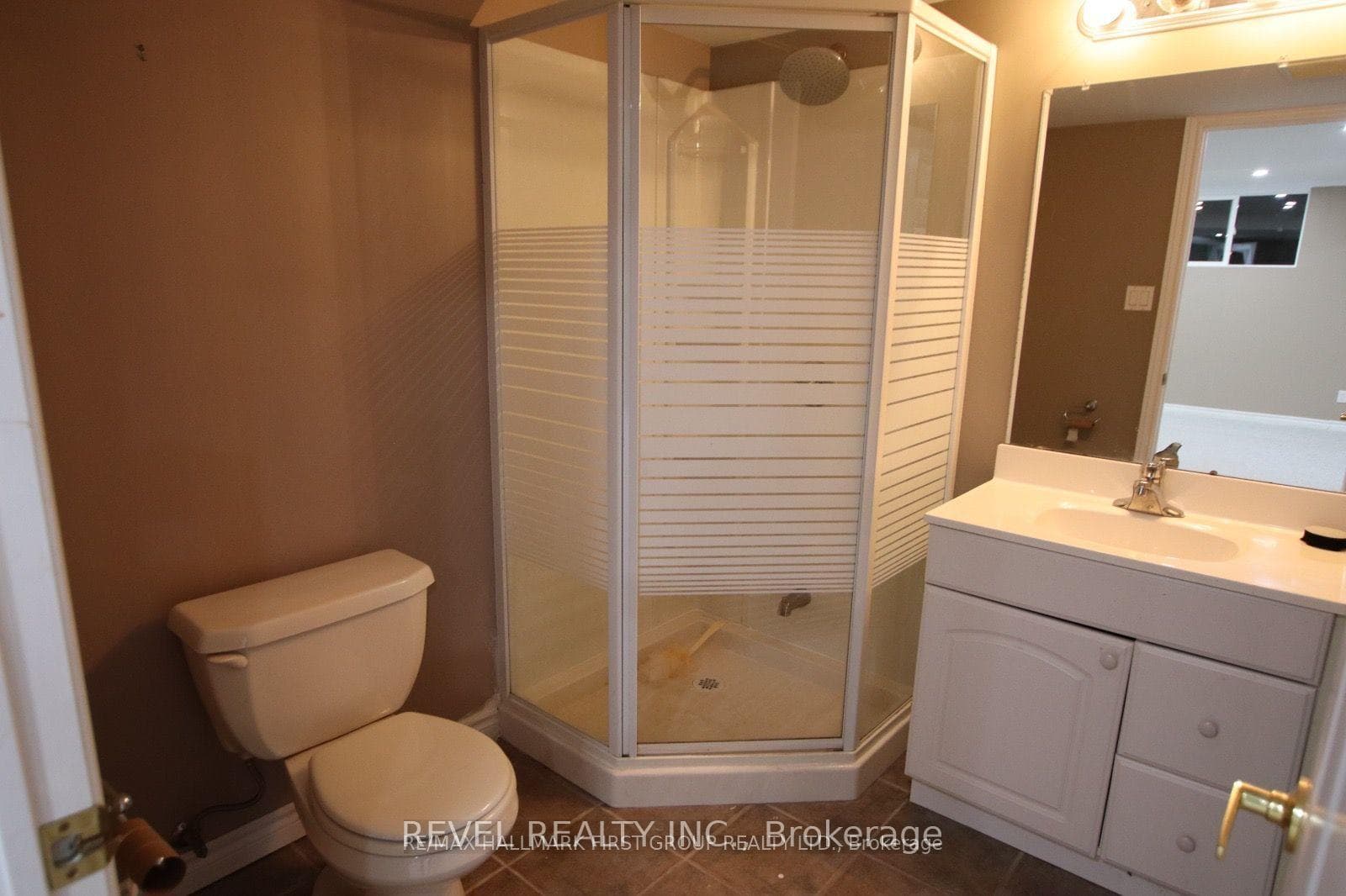 20 Leah Crescent Unit BSMT photo 9