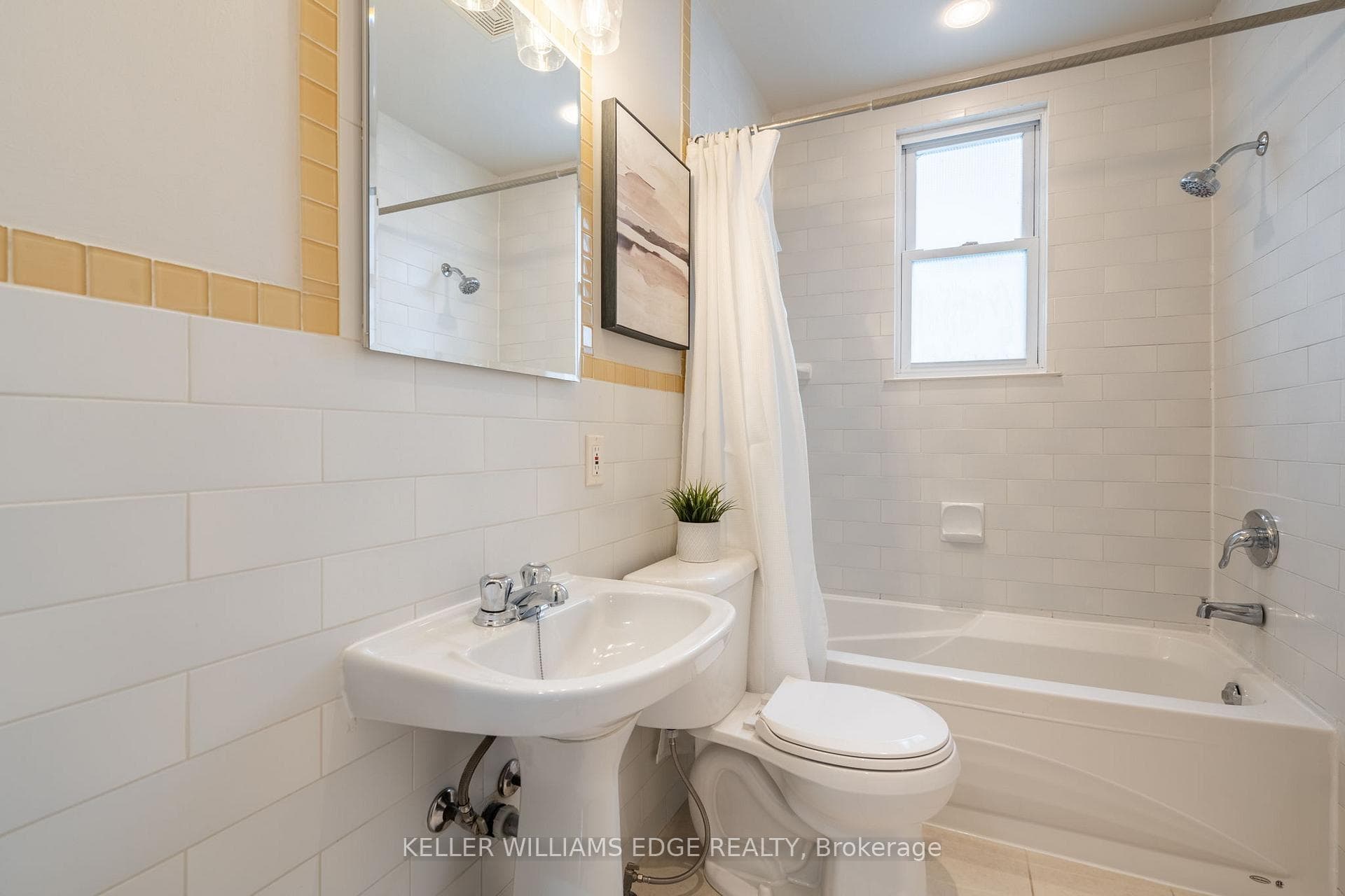 98 Holmes Avenue photo 11
