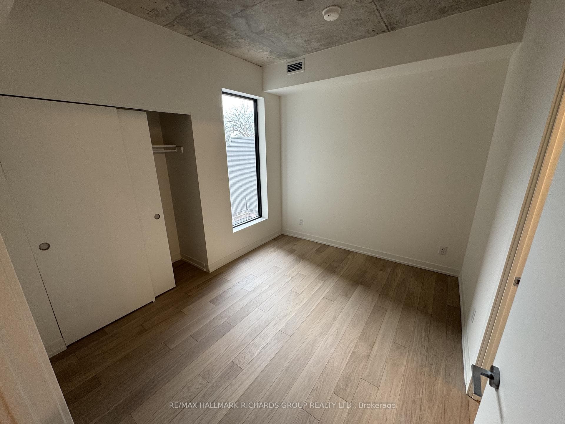 761 Queen Street Unit 402 photo 7