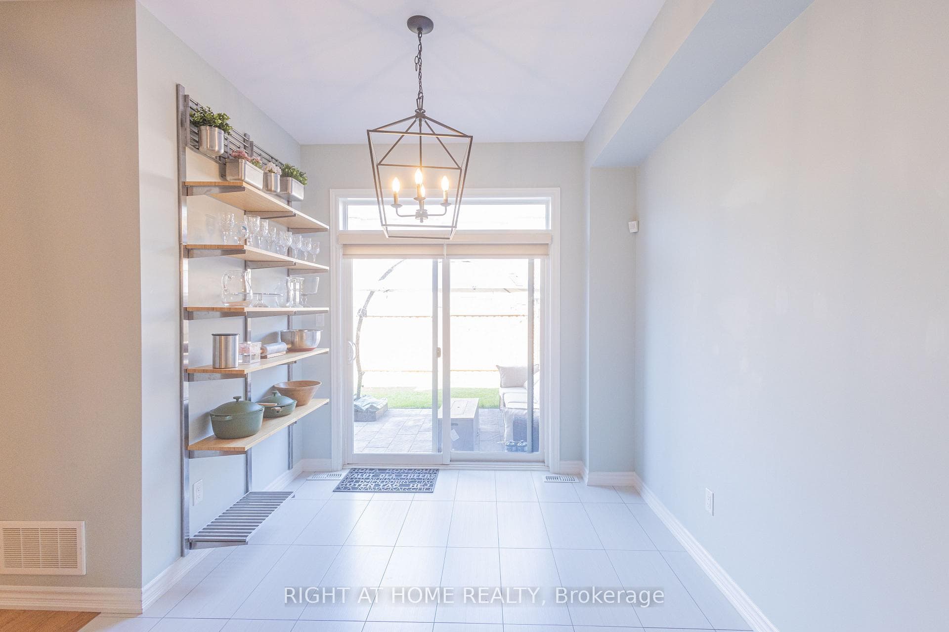 62 Workmens Circle photo 8