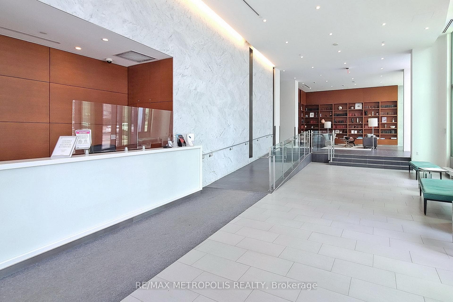170 Fort York Boulevard Unit 1702 photo 6