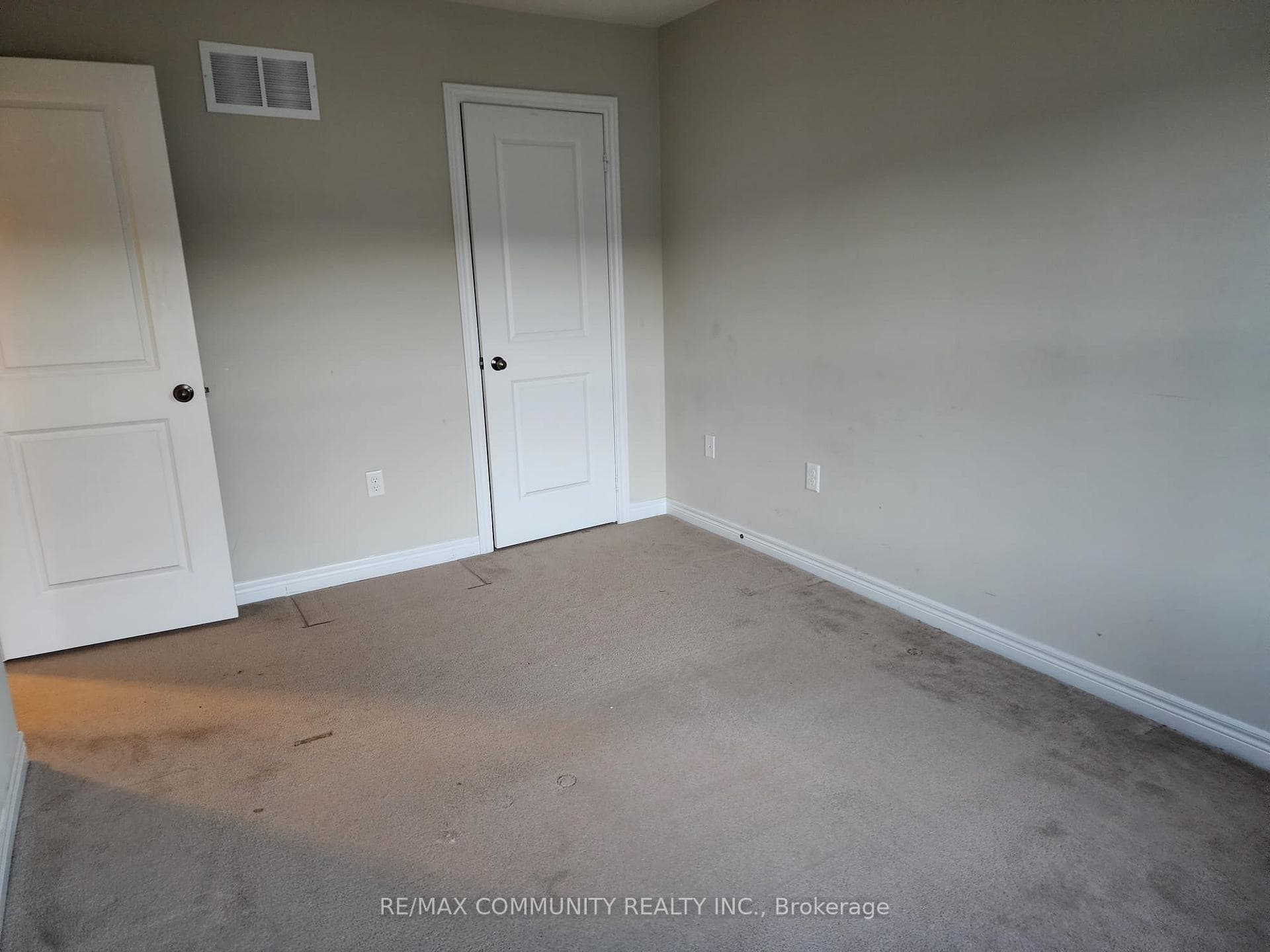 53 Hogan Manor Drive photo 12
