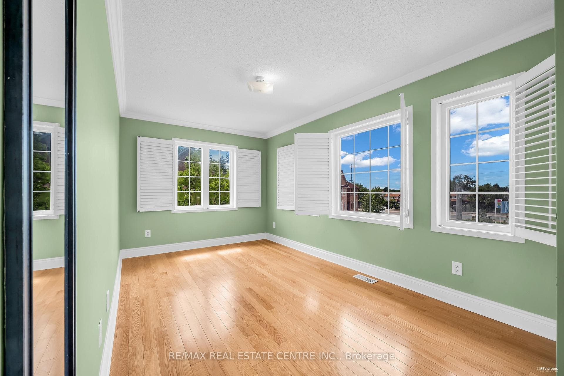 25 Bernard Avenue photo 29