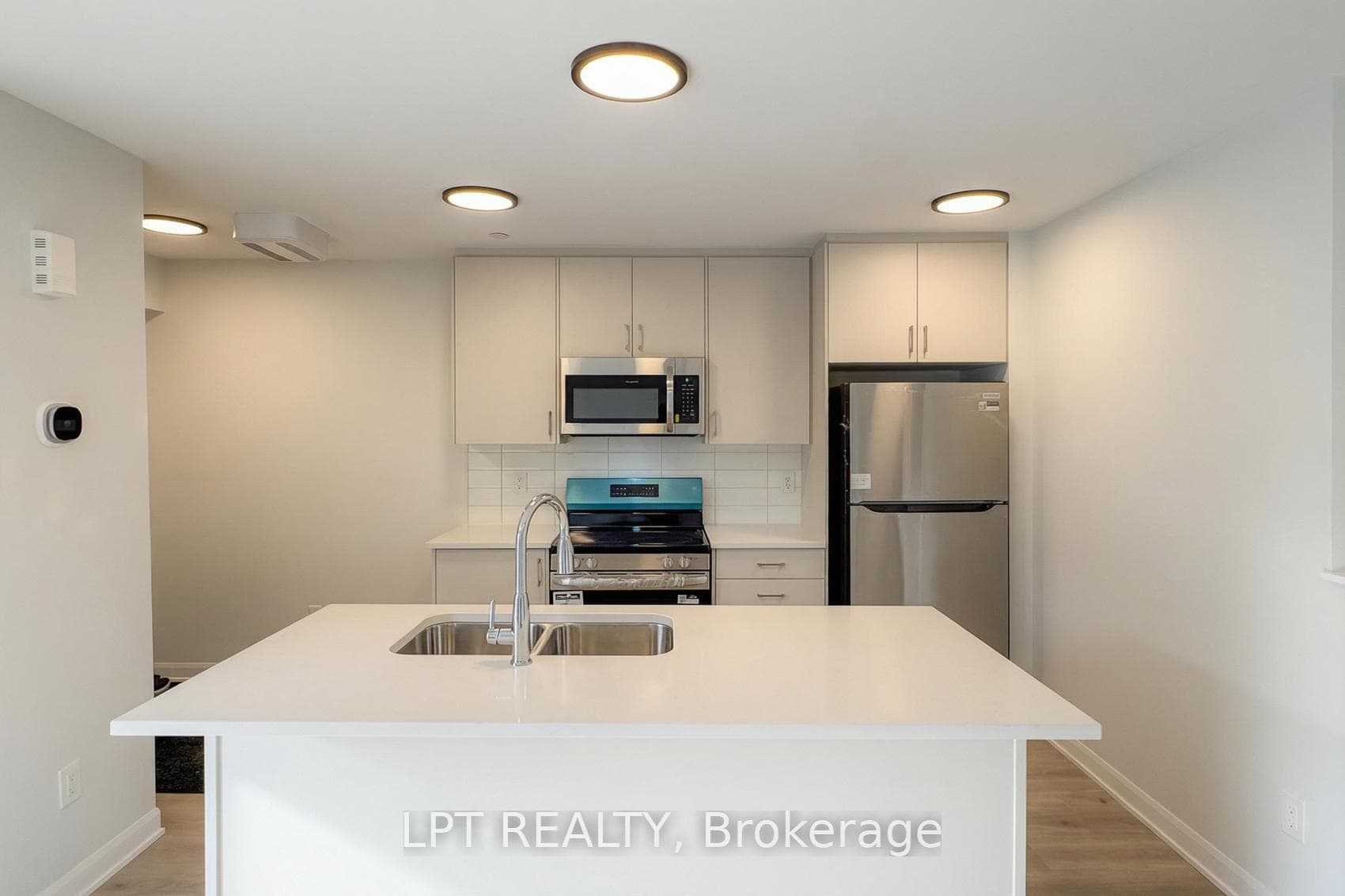 401 Glenroy Gilbert Drive Unit 20 photo 4