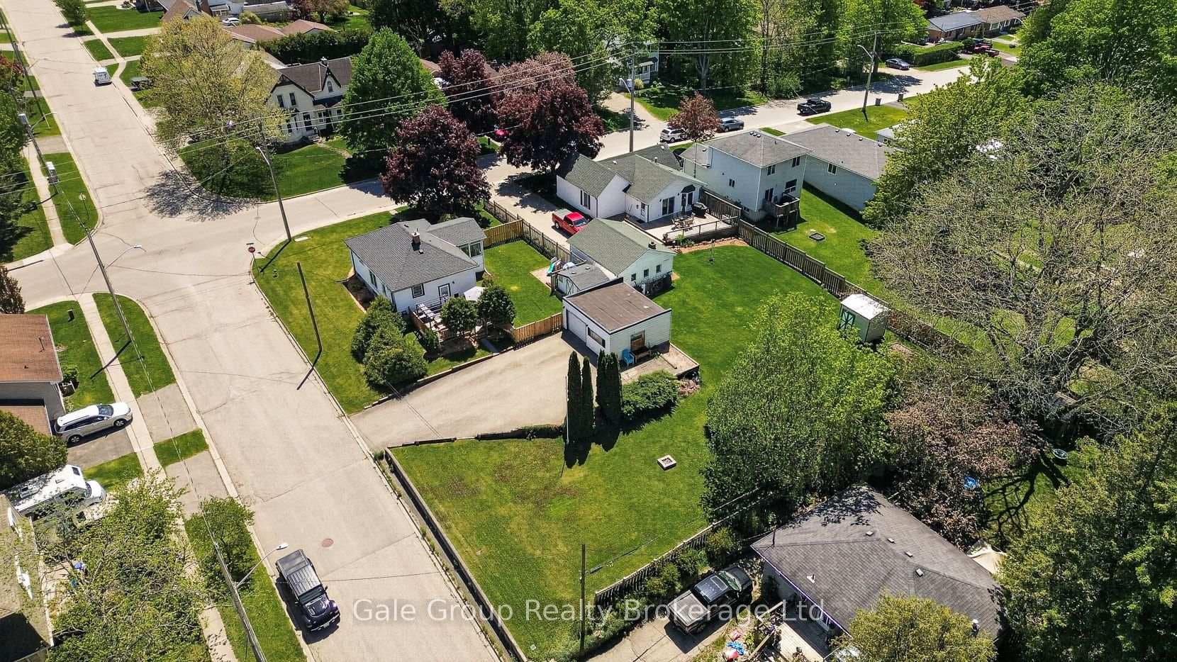 339 Spencer Street photo 4