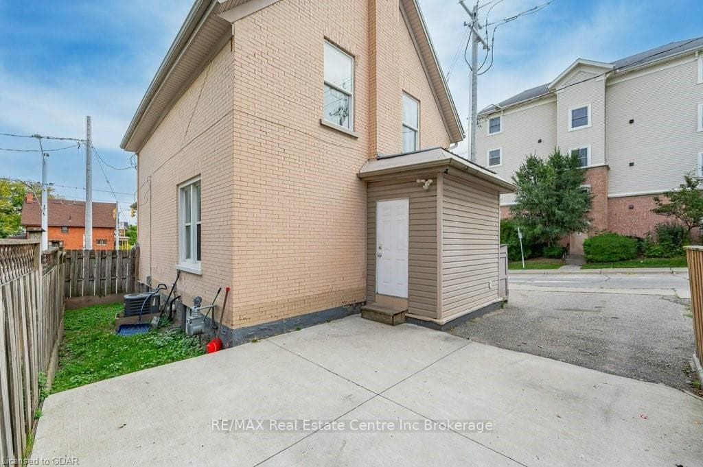 101 CHARLES Street photo 21