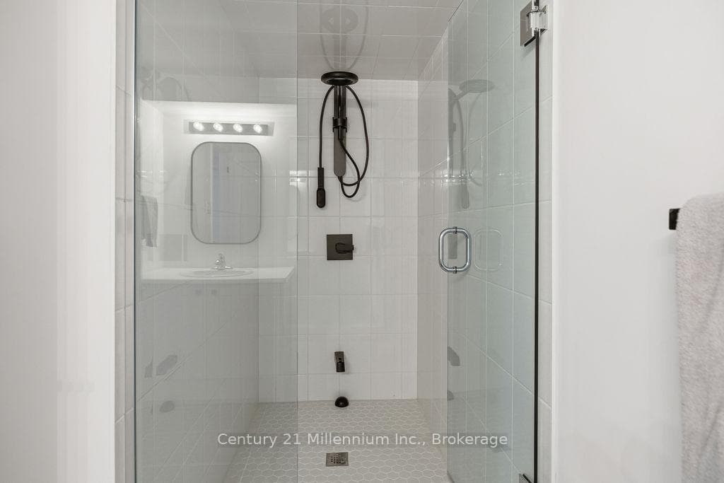 30 Mclean Avenue photo 36
