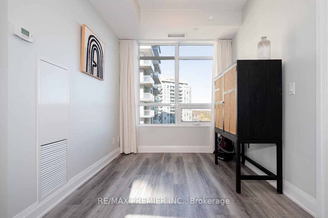 35 Fontenay Court Unit 902 photo 13