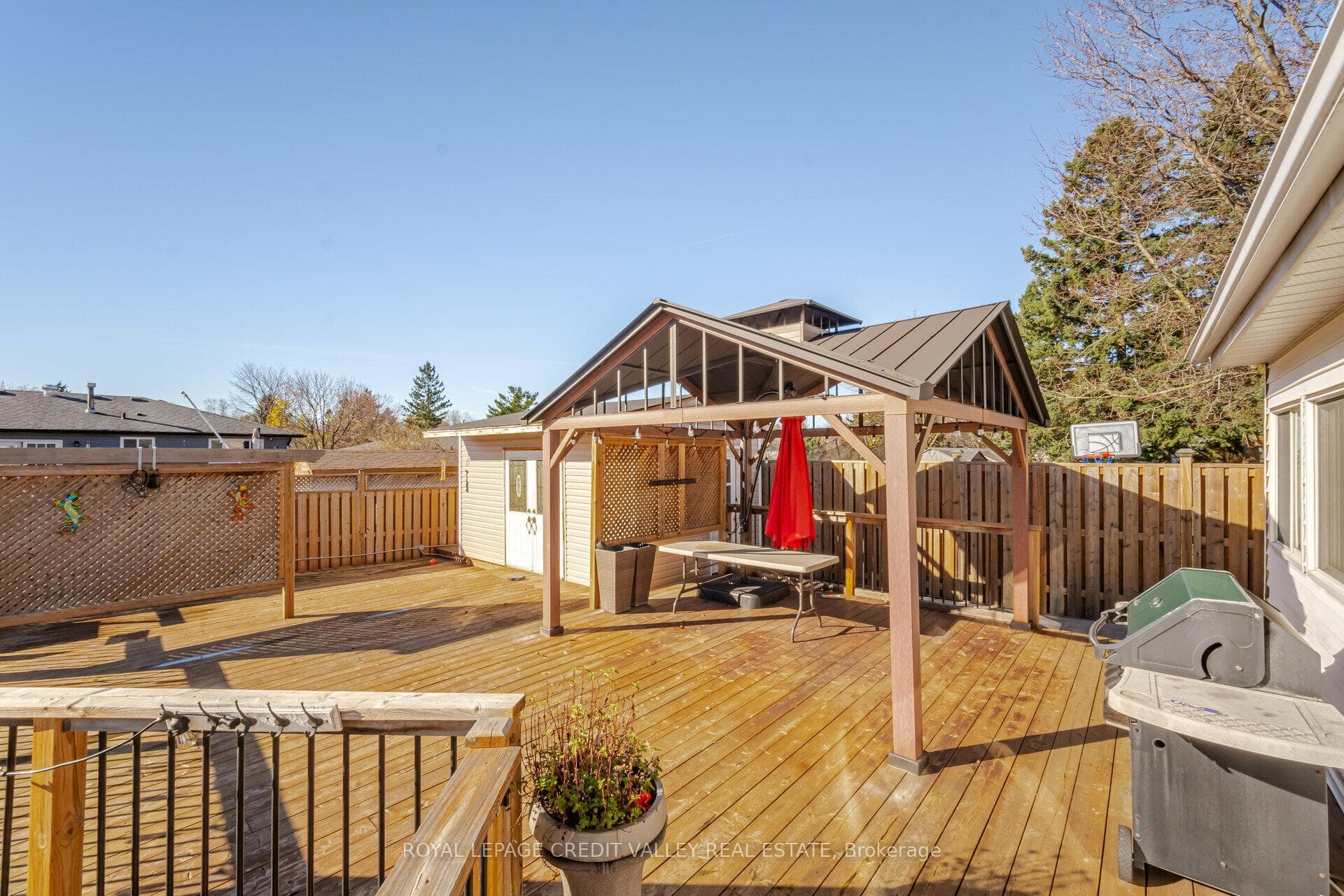 106 Acton Boulevard photo 32