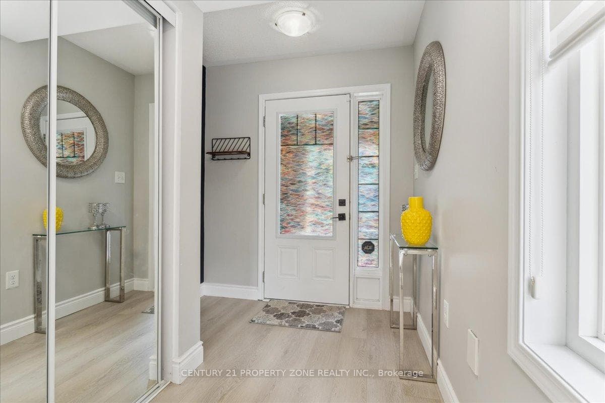 106 Lathbury Street photo 4