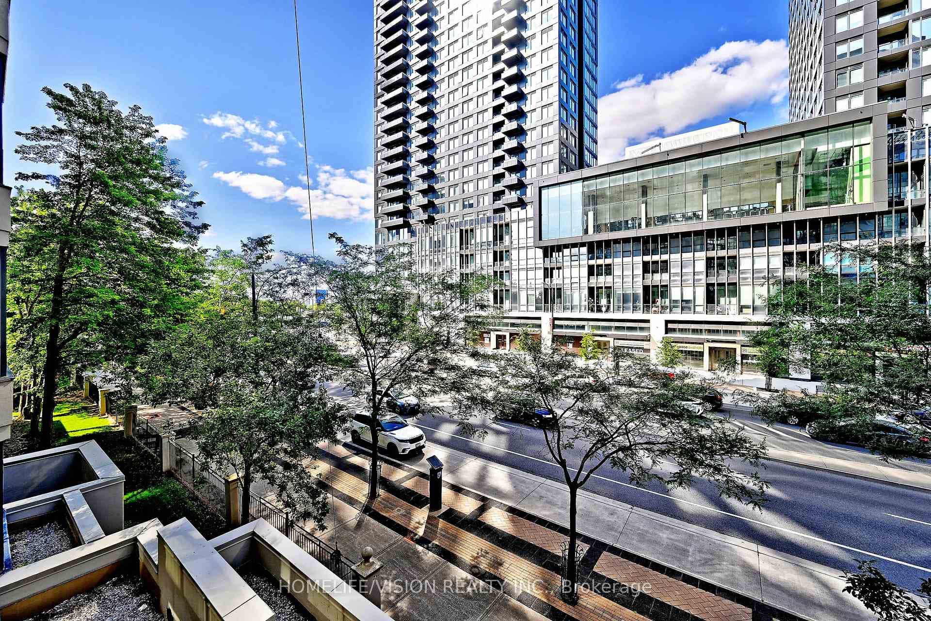 330 Rathburn Road Unit 306 photo 36