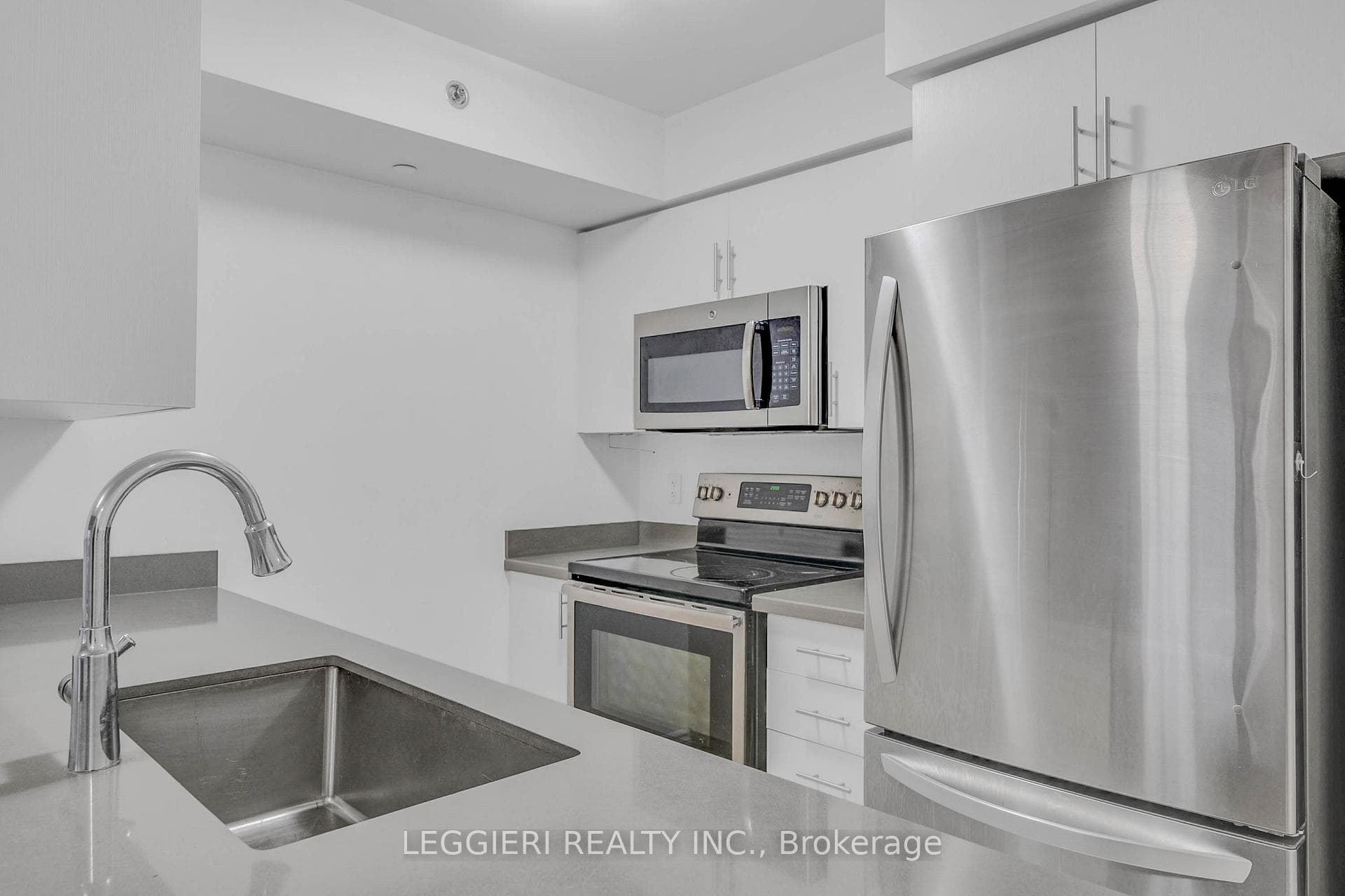 35 Saranac Boulevard Unit 522 photo 9