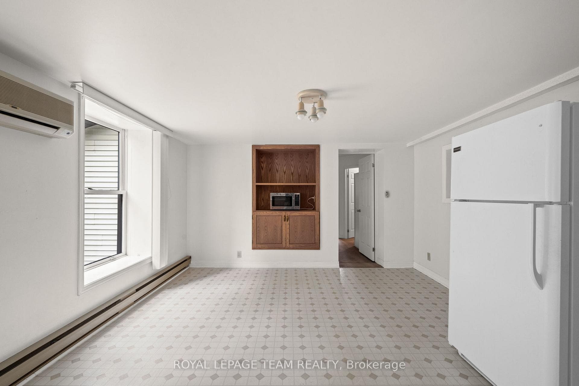 634 Elgin Street photo 13