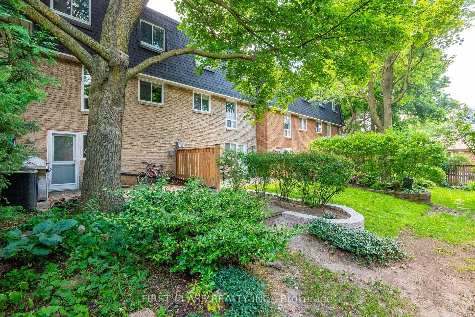 202 Royal Orchard Boulevard photo 46