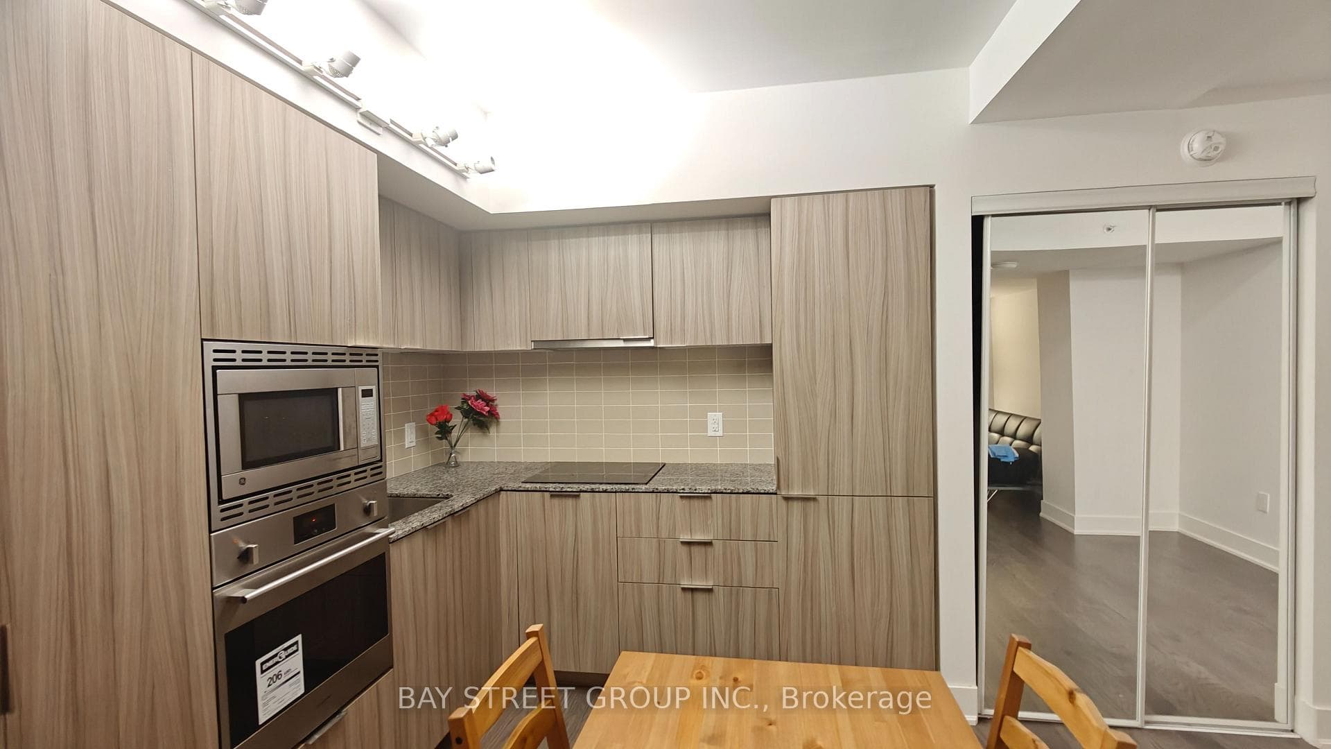 955 Bay Street Unit 614 photo 5