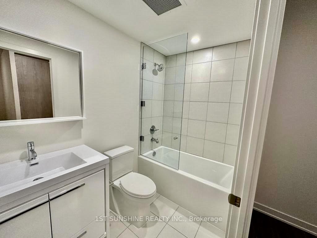 212 King William Street Unit 1112 photo 13