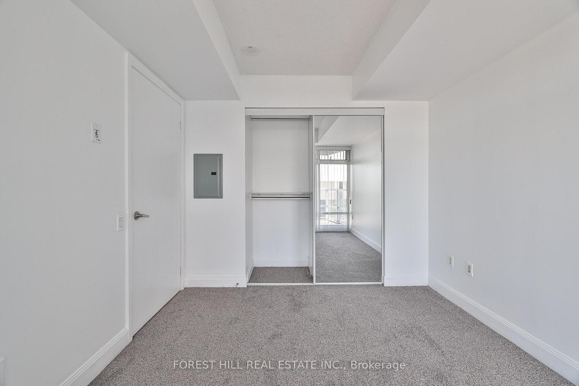 2181 Yonge Street Unit 2406 photo 15