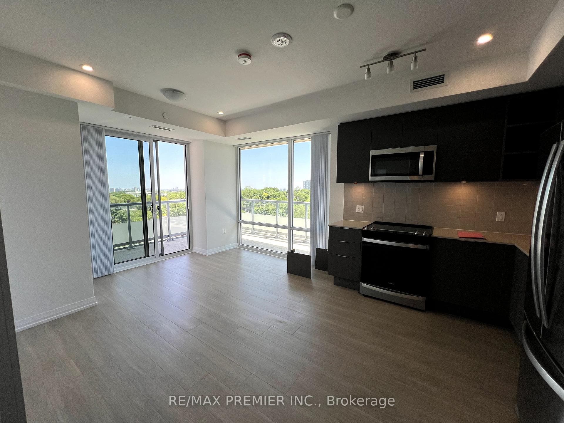 25 Holly Street Unit 1207 photo 6
