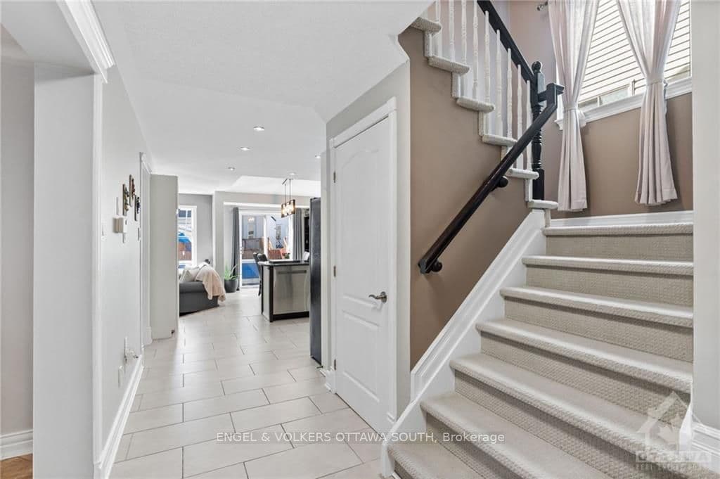 36 AVONMORE Crescent photo 16