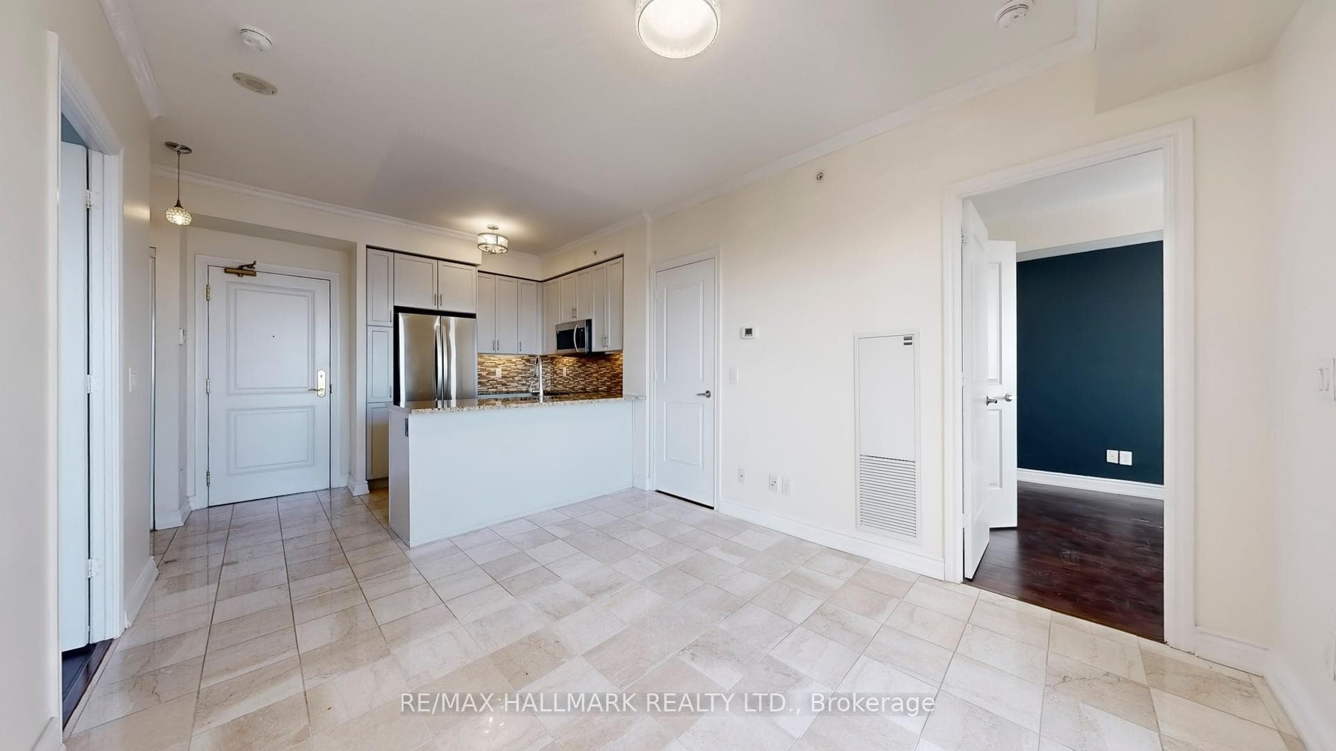 9255 Jane St Street Unit 809 photo 8