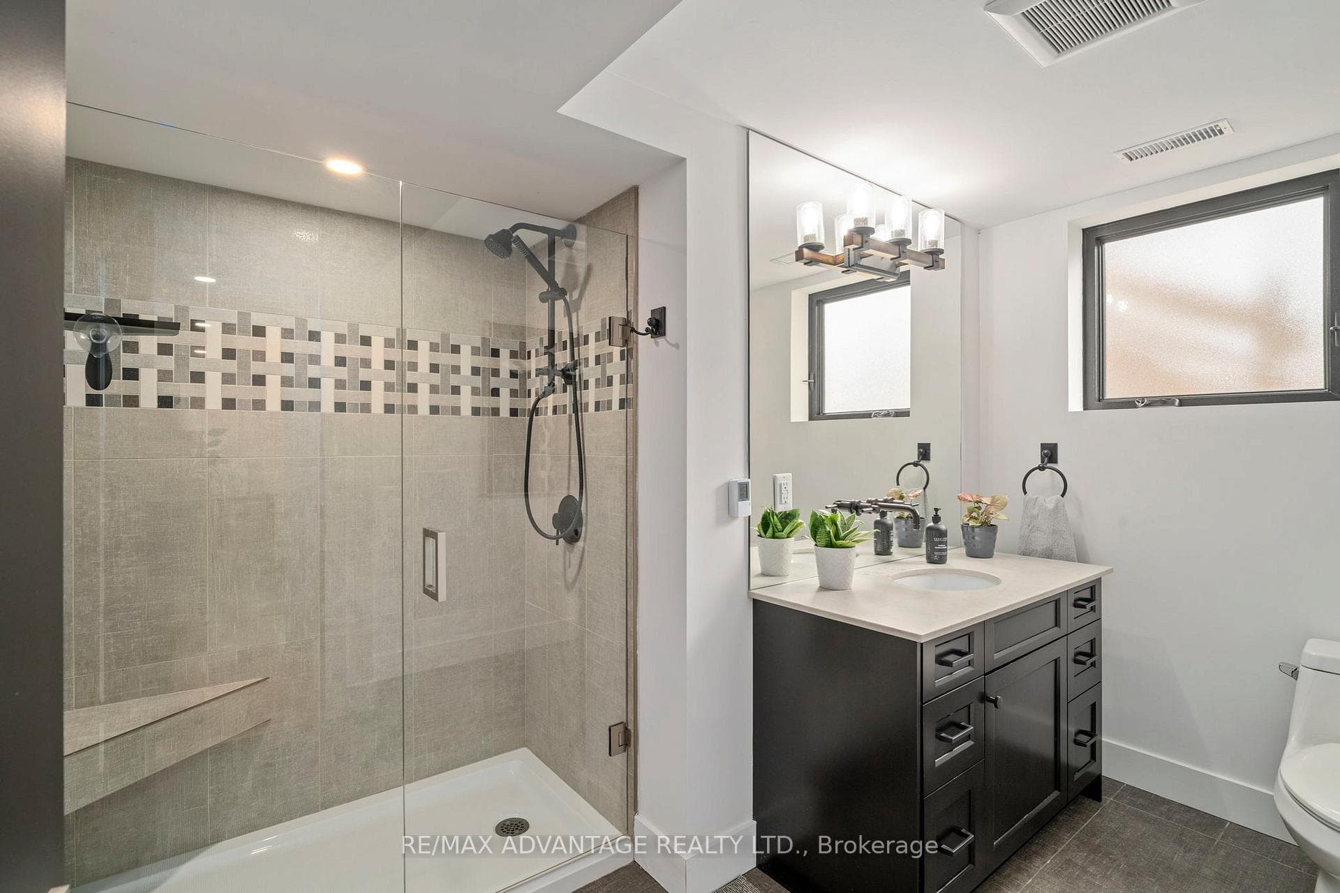 31 Redford Road photo 25