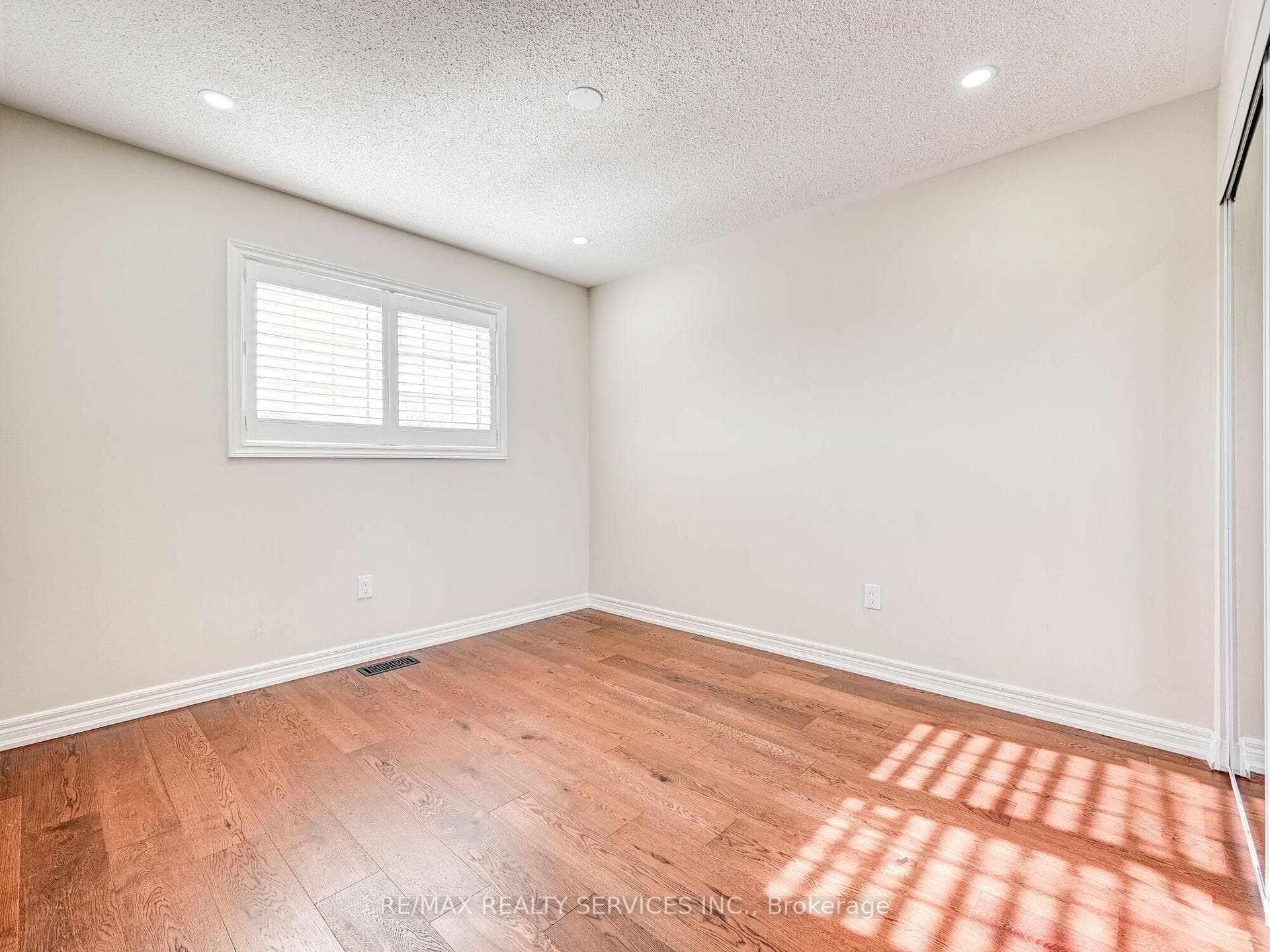 316 Edenbrook Hill Drive photo 29