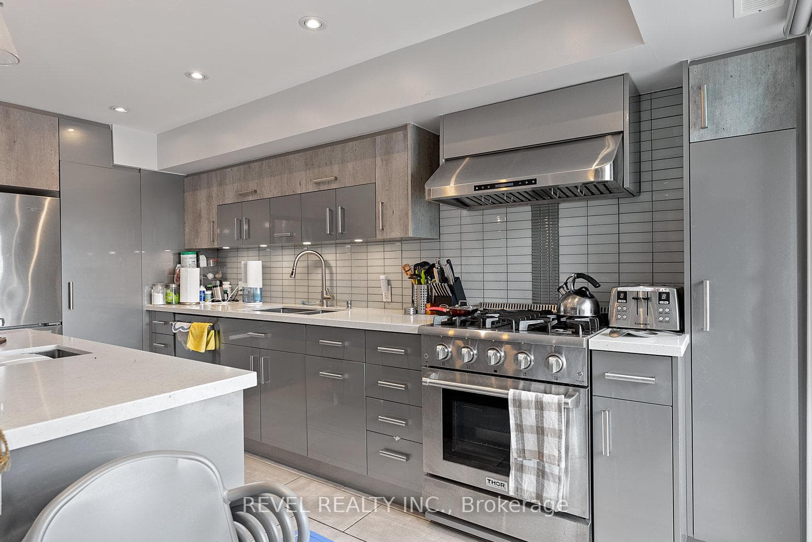 2504 Lakeshore Boulevard Unit 3 photo 11