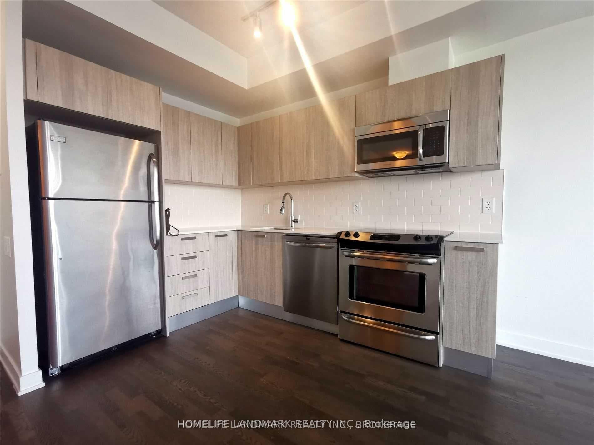 1815 Yonge Street Unit 1703 photo 2
