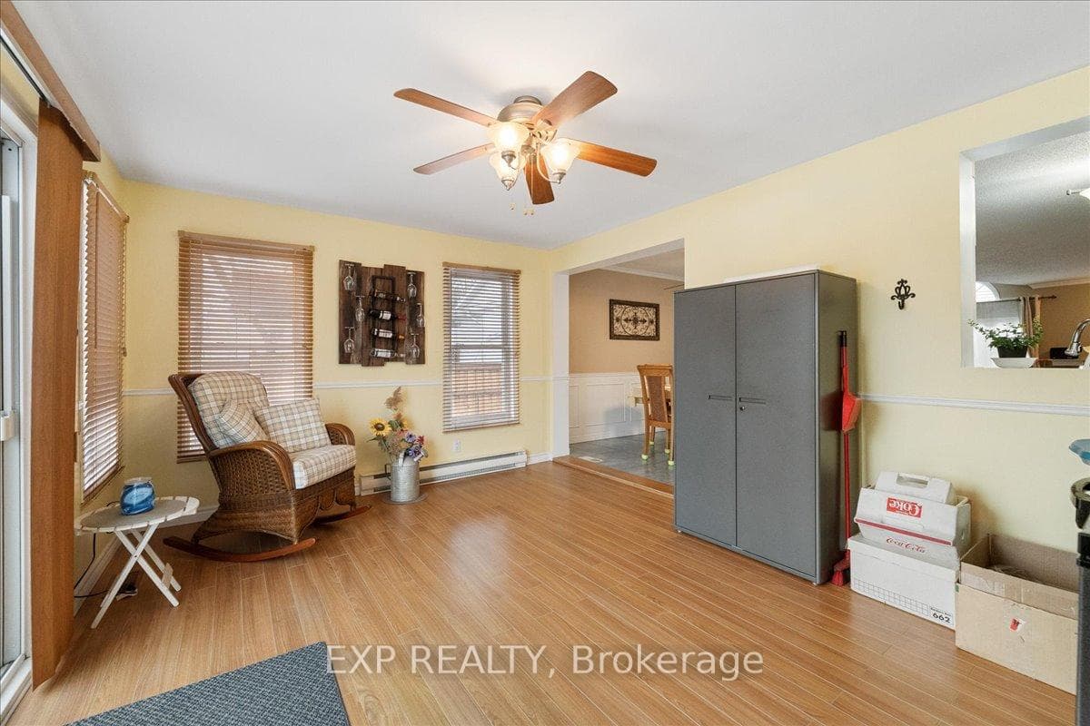 213 Longueuil Street photo 22