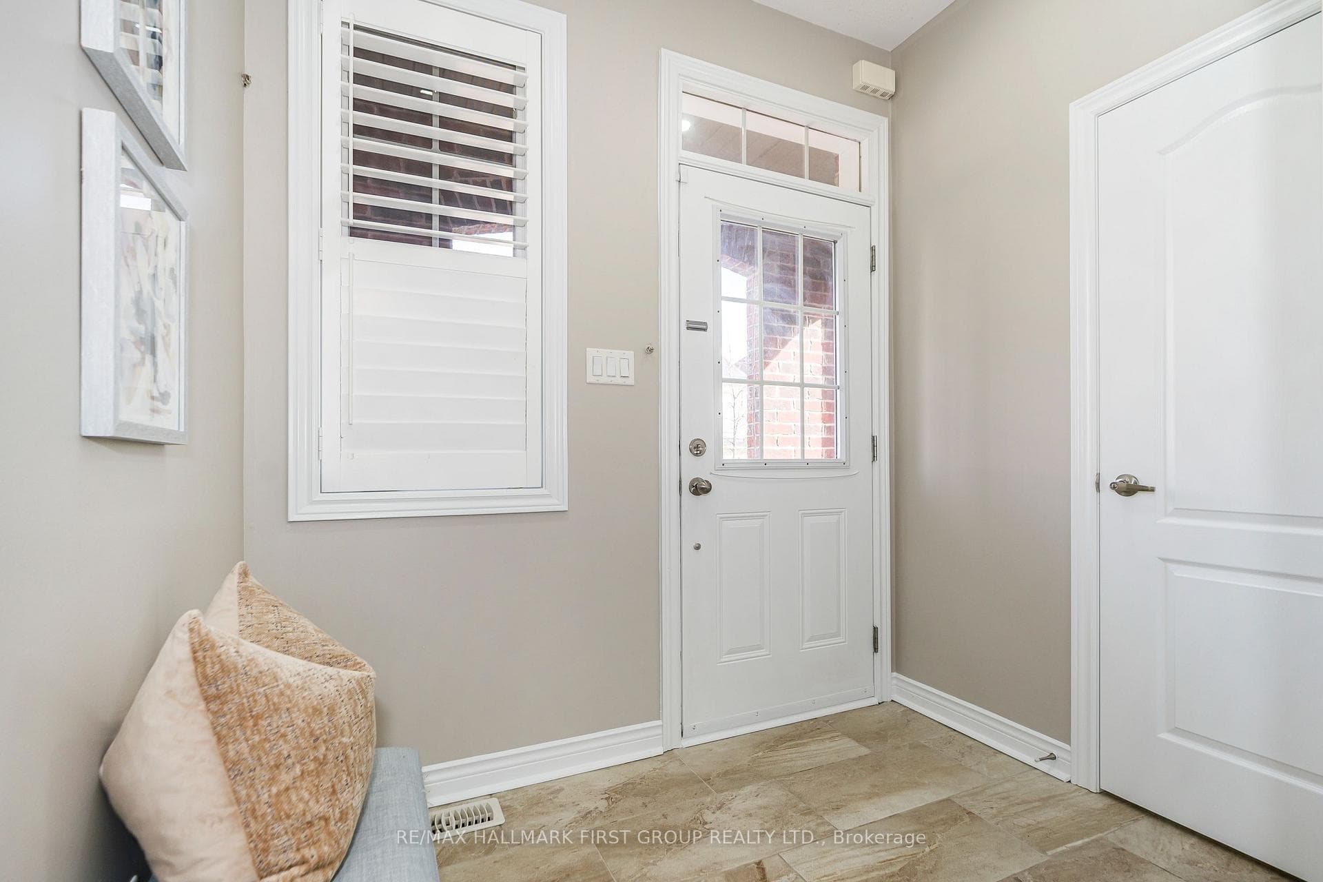112 Garrardview Street photo 2