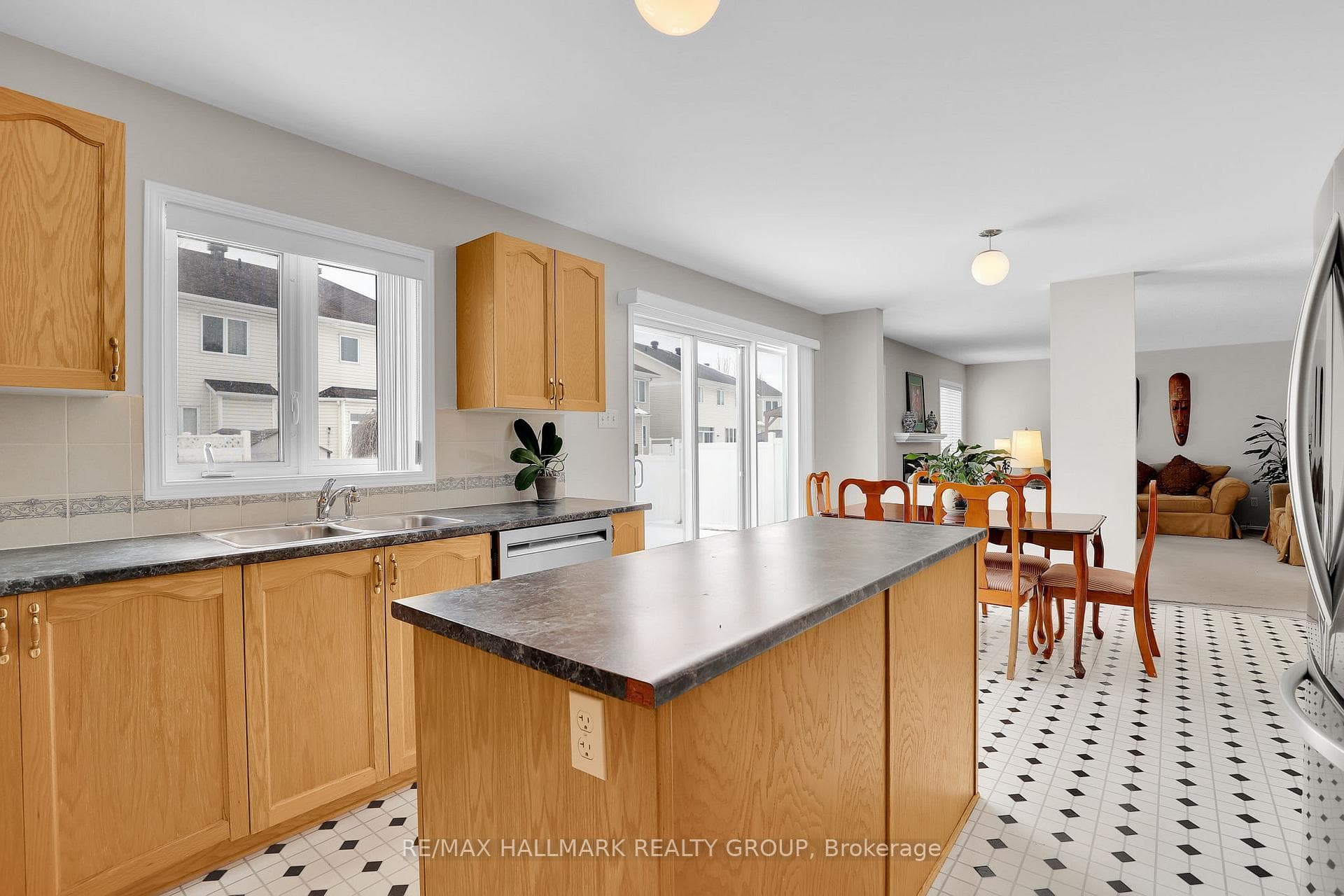 634 Aquaview Drive photo 8