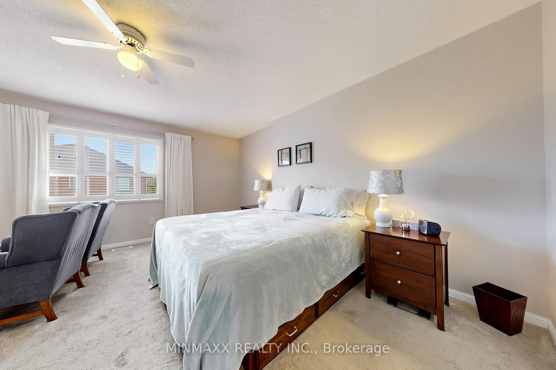 1164 CHAPMAN Crescent photo 18