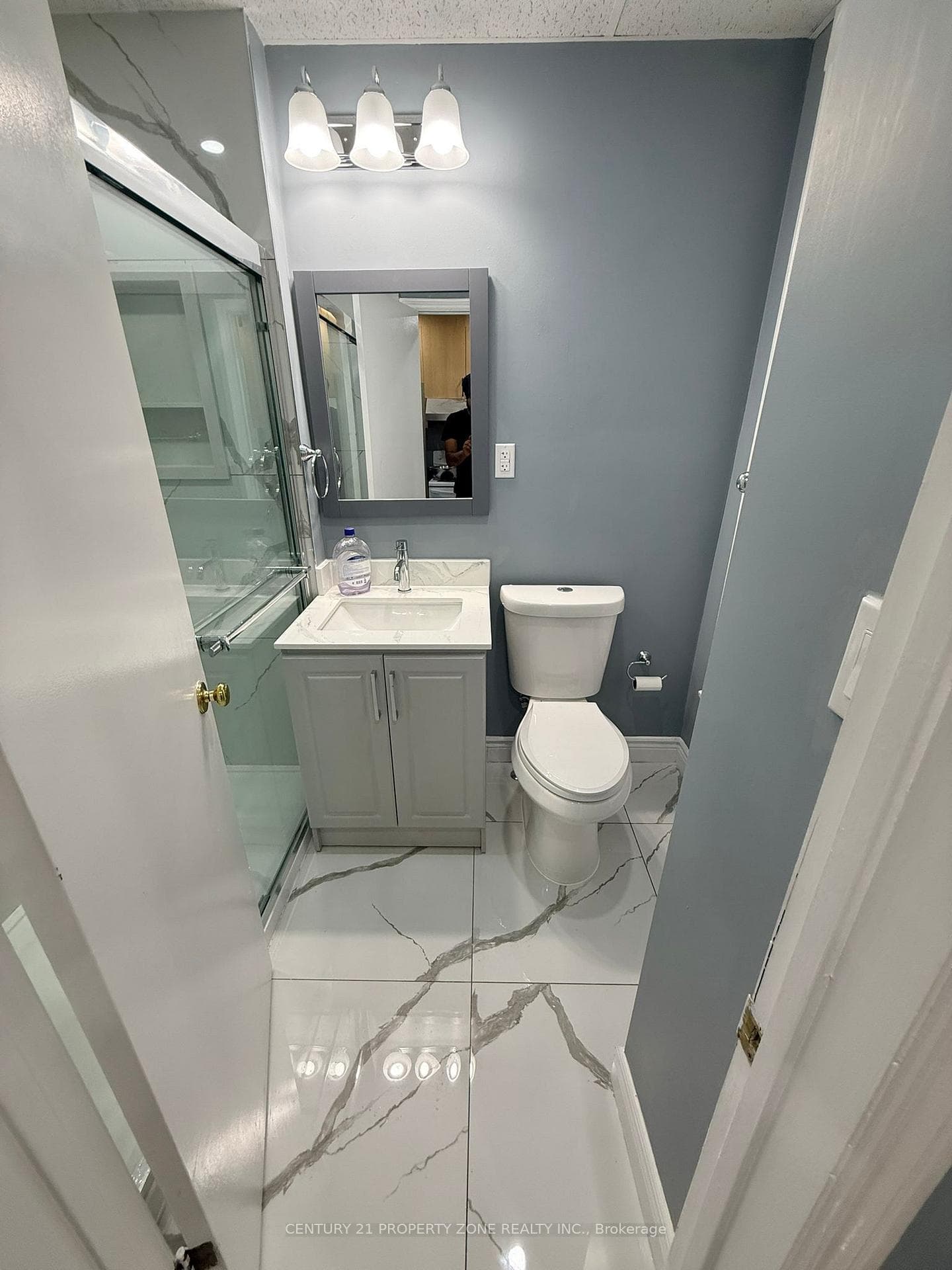 370 Talbot Street photo 10