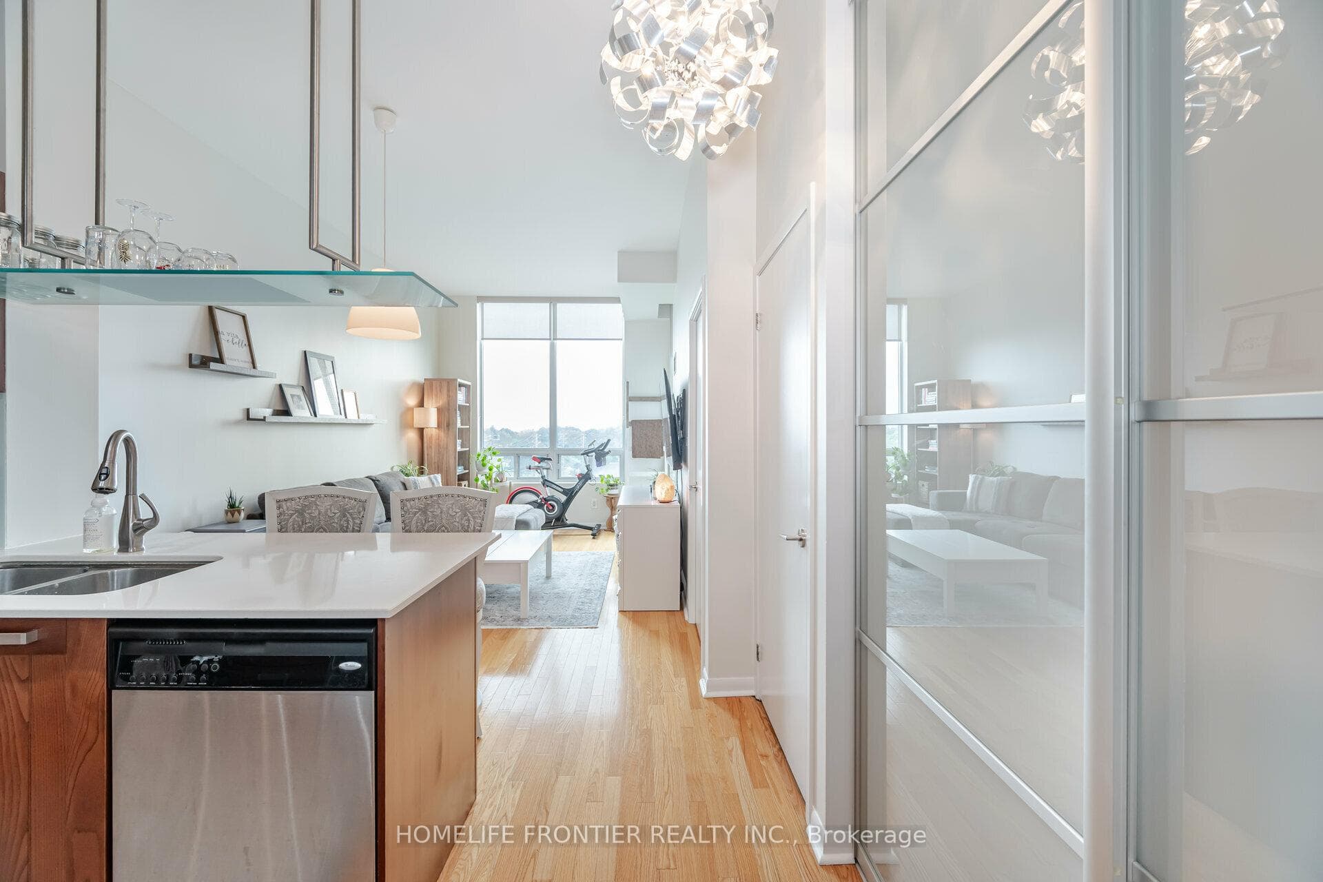 3391 Bloor Street Unit 519 photo 8